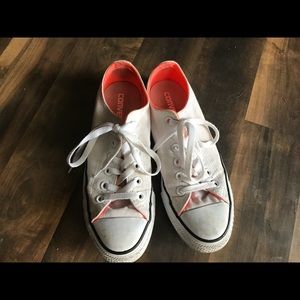 Ladies All Star Converse.